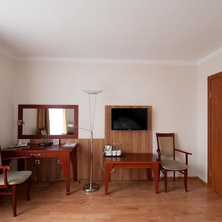 Hotel Nest Gniezno Dış mekan fotoğraf