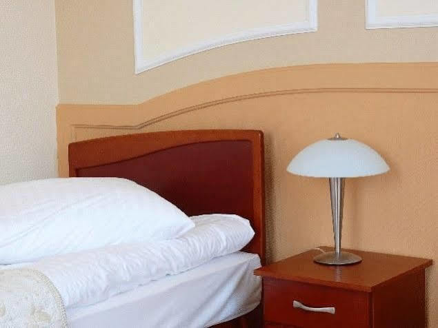 Hotel Nest Gniezno Dış mekan fotoğraf